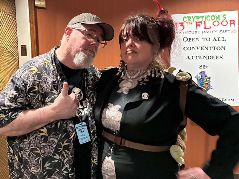 crypticon seattle horror convention joe sherlock famous dave's bbq skullface astronaut